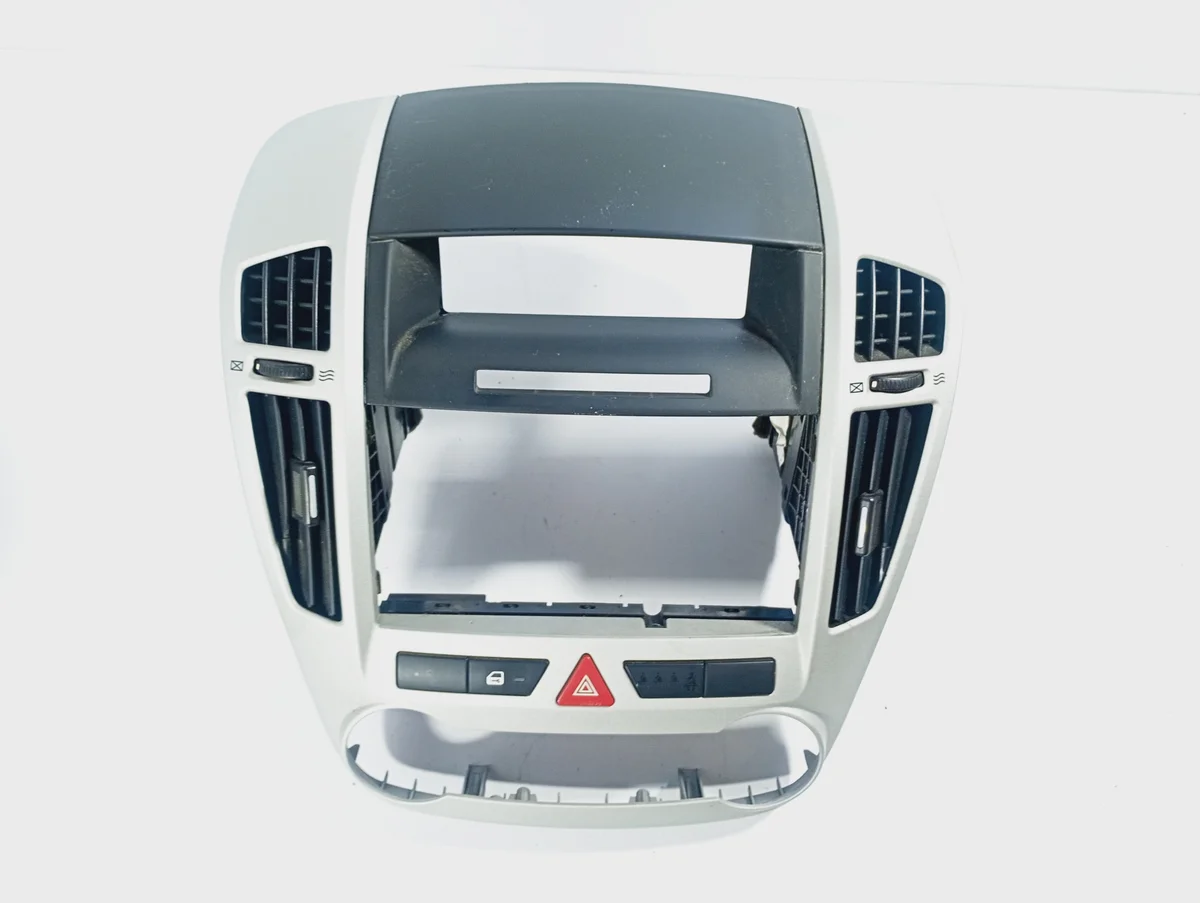 Kia Ceed Lüftungsgitter Mittel mit Radioblende image 5