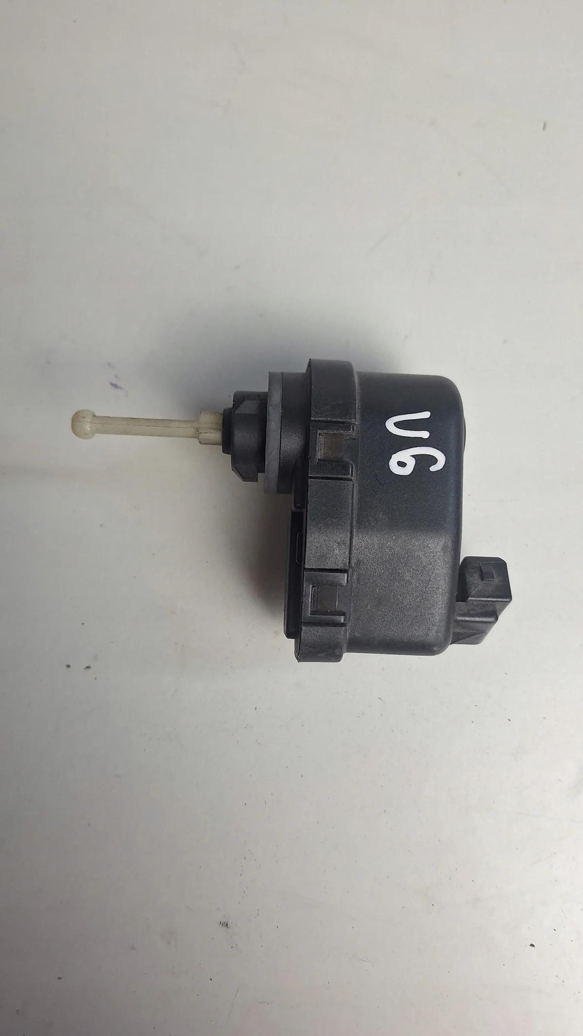 Audi 80 90 B4 Ajovalojen Säätömoottori 8A0941295