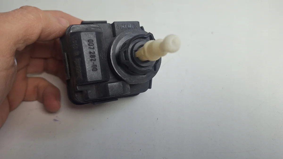 VW Golf III Koplampregeling Motor 1H0941295C thumbnail 5
