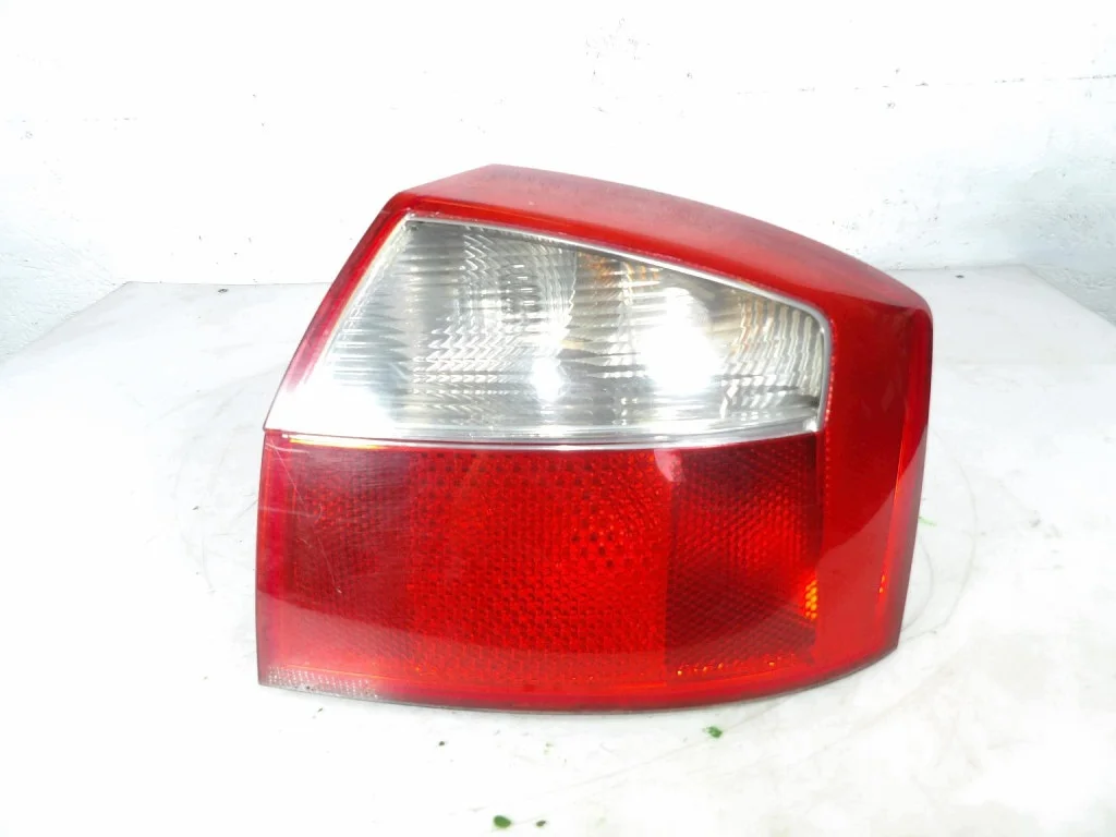 Audi A4 B6 Sedan Lampada Posteriore Destra 8E0945096