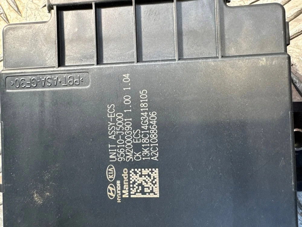 Kia Stinger 95610J5000 Luchtvering Module image 3