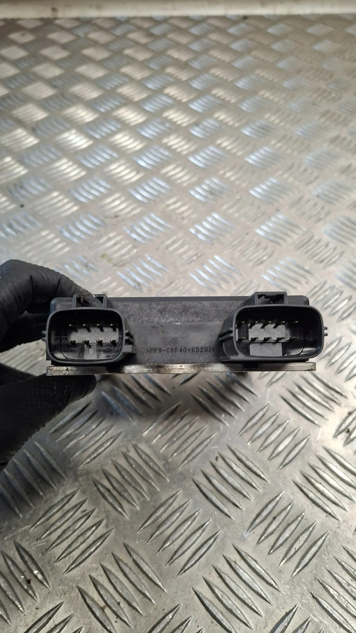 Opel Signum 3.0 CDTI Injector Module image 3