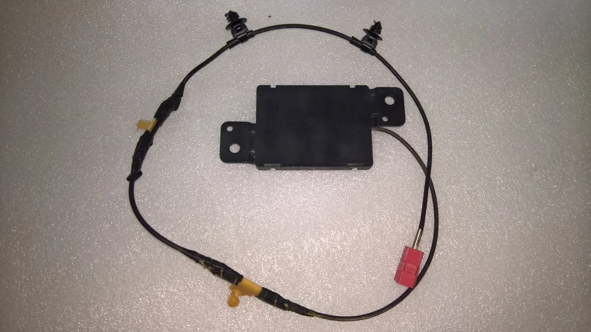 Chrysler 300 II Antenne Keyless 68139564AE image 4