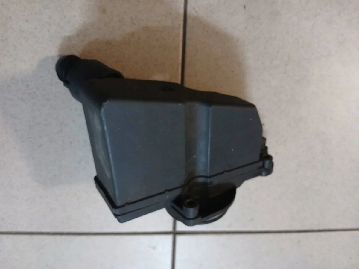 SEAT IBIZA II 1.4 öljykorkki 036103464G