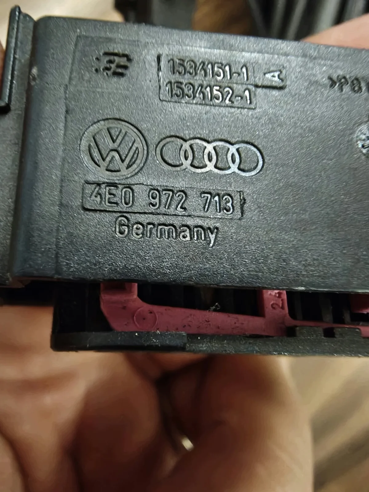 Audi A6 C7 Stecker 4E0972713 image 6