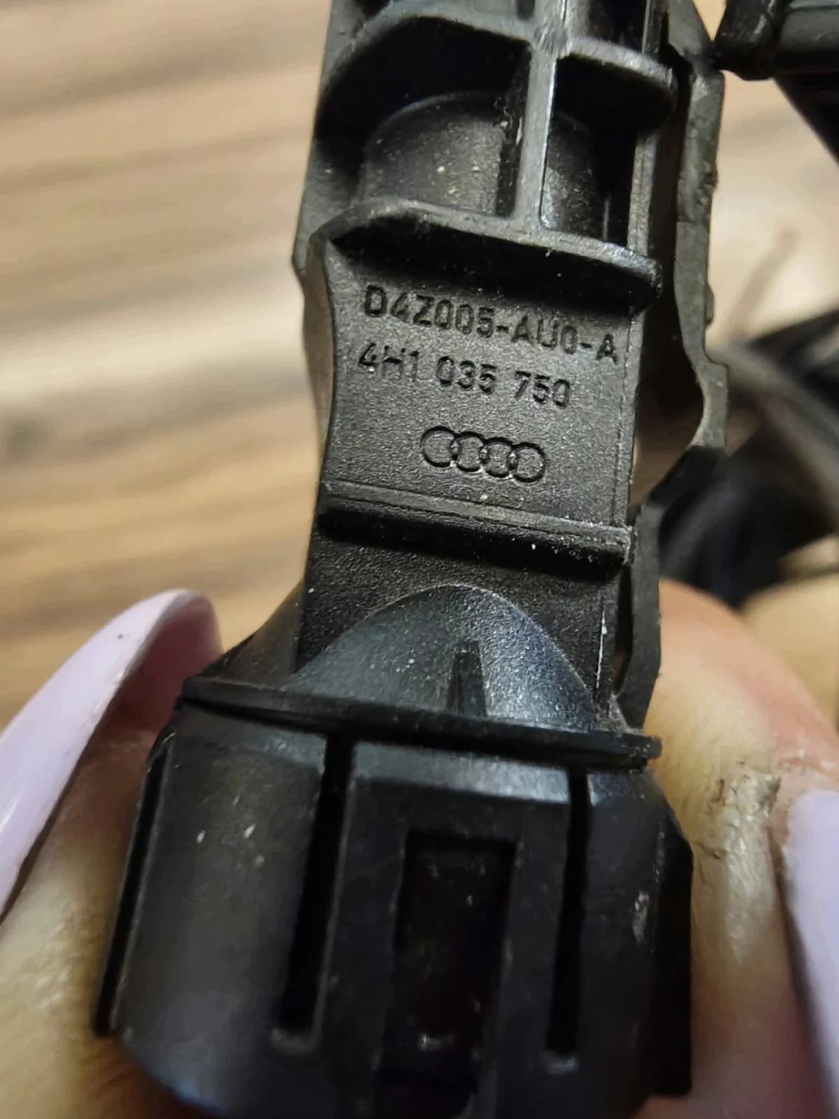 Audi A6 C7 Stecker 4E0972713 image 7
