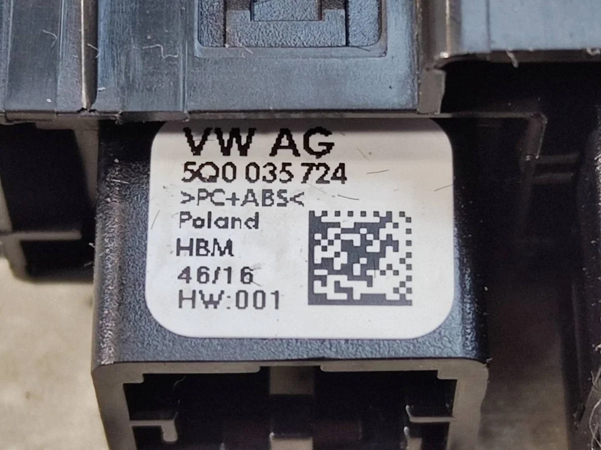 Port USB AUX VW Passat B8 5G0035222E42A image 6