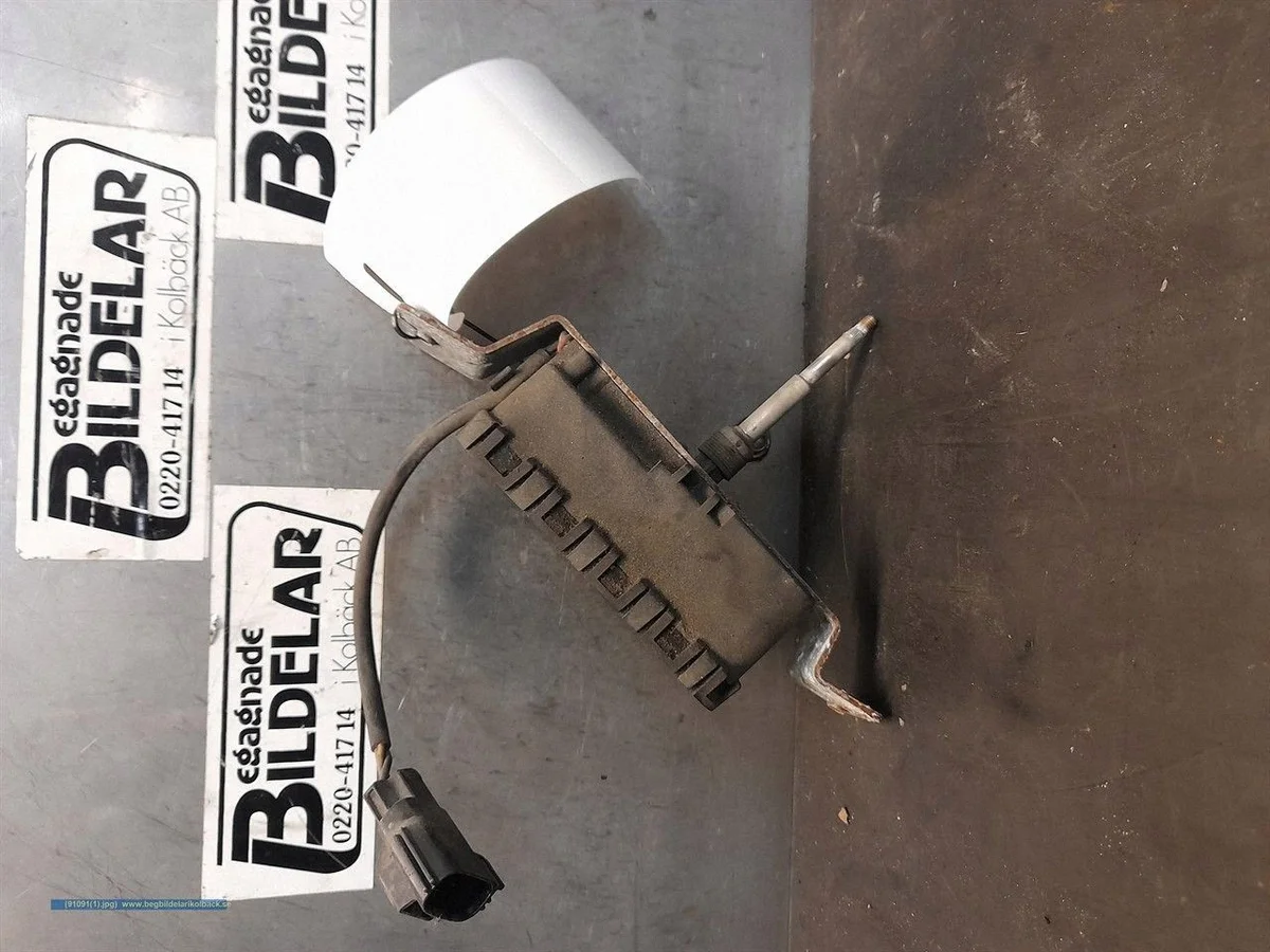 2000 Volvo V70 Headlight Wiper Motor 30753290