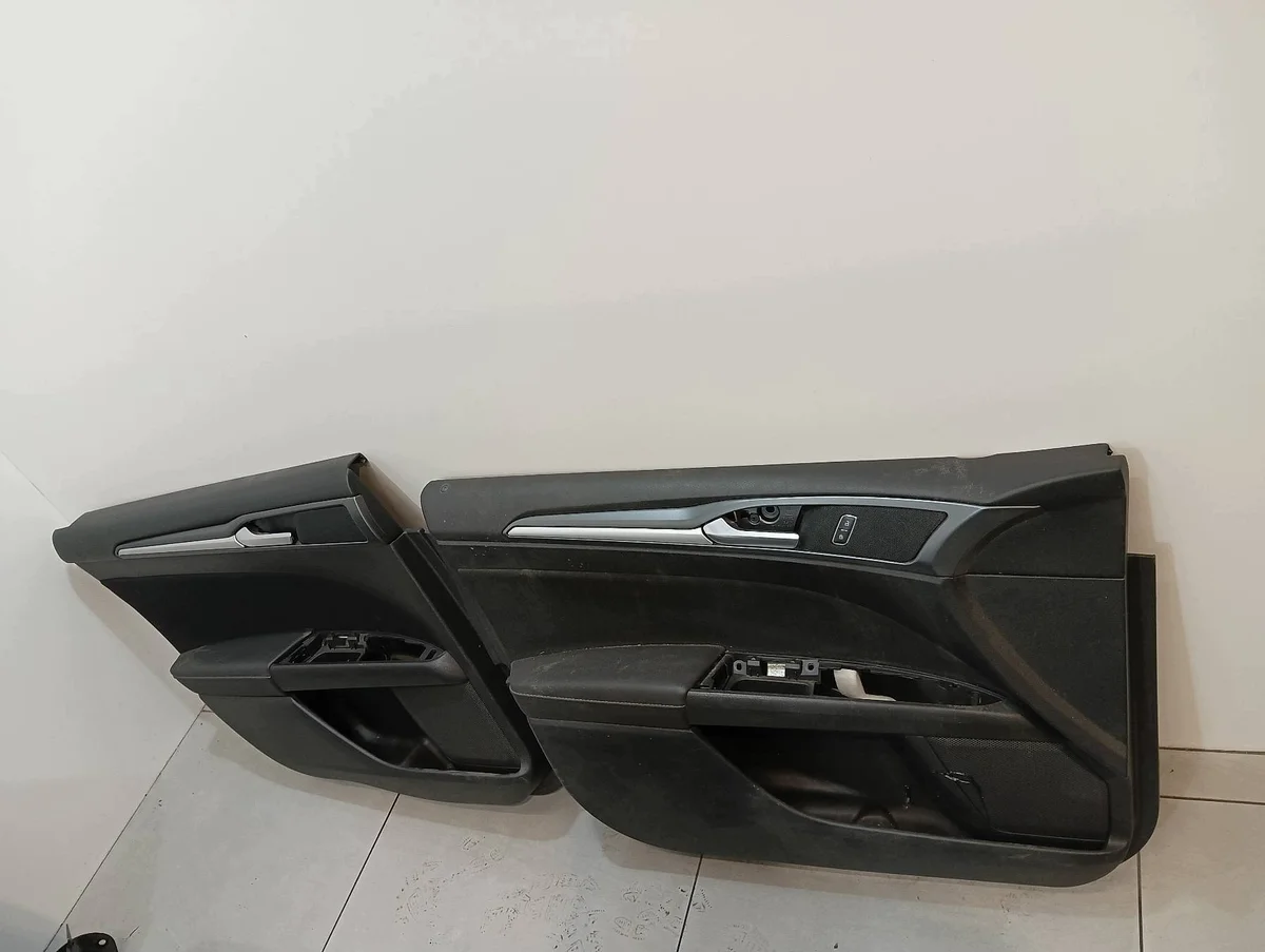 Sièges et panneaux latéraux Ford Mondeo Mk5 image 9