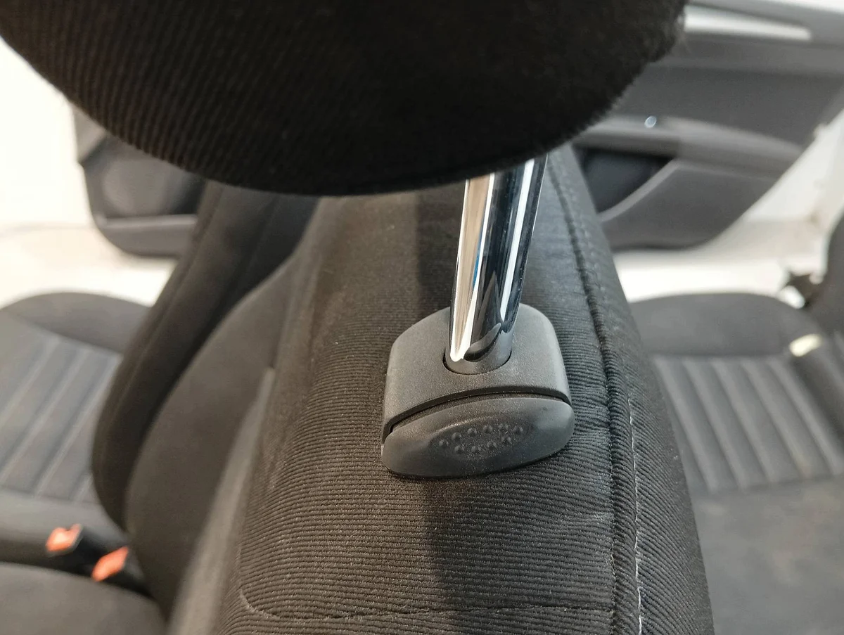 Sièges et panneaux latéraux Ford Mondeo Mk5 image 10