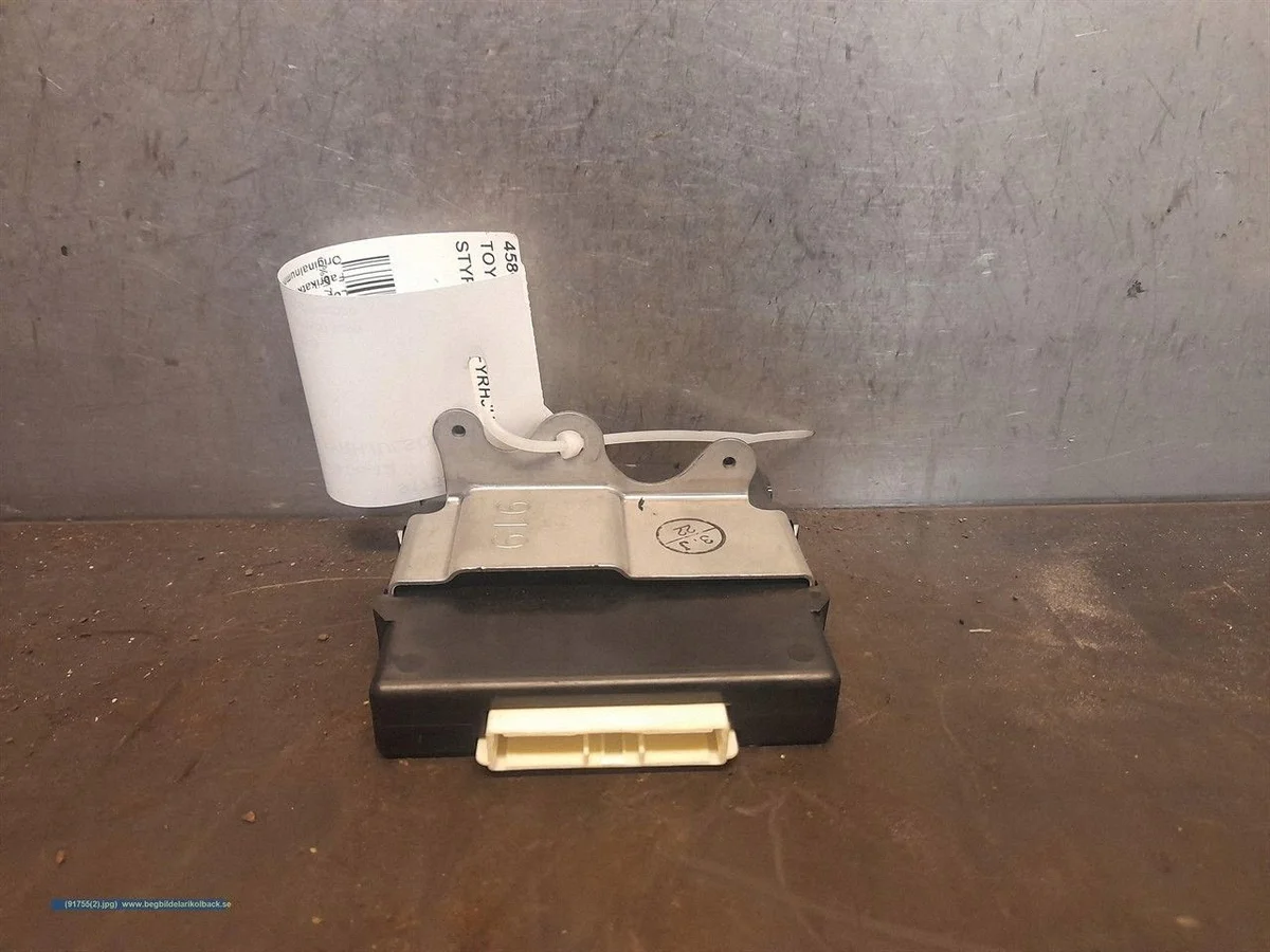2007 Toyota RAV 4 Drive Controller 8963042020 image 3