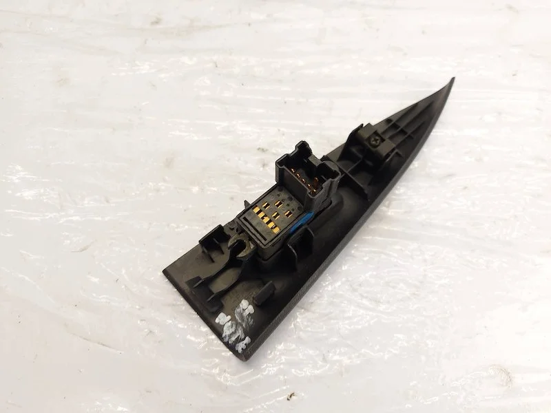 Nissan Note E11 82960-9U104 Commande Leve Vitre Arriere image 4