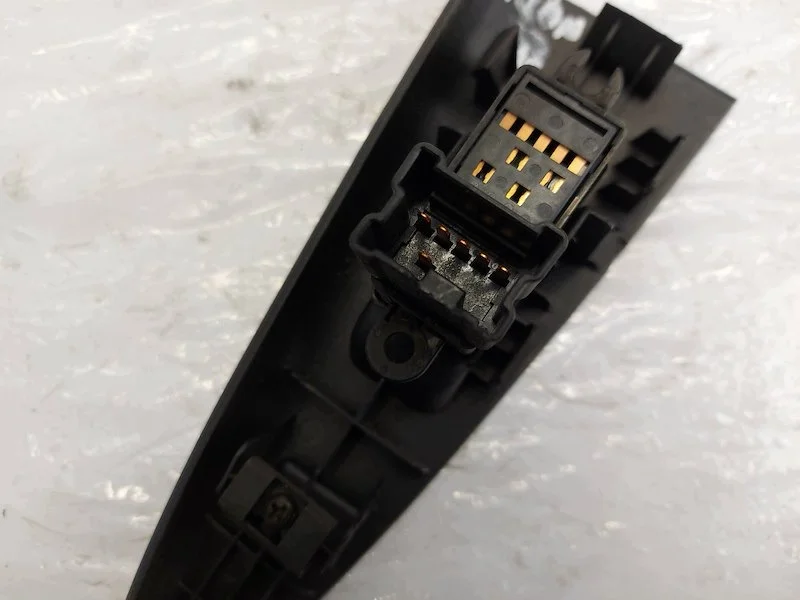 Nissan Note E11 82960-9U104 Commande Leve Vitre Arriere image 5