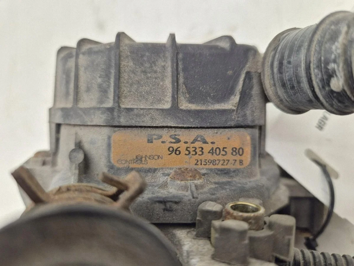 Pompe à air secondaire Citroën C4 1618E4 image 3