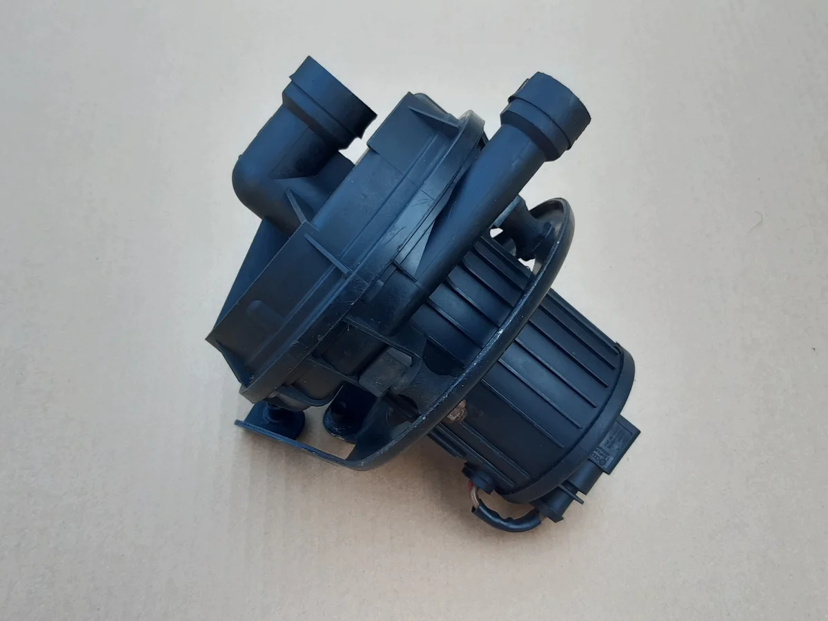 Audi A8 D3 Secondary Air Pump 078906601G image 3