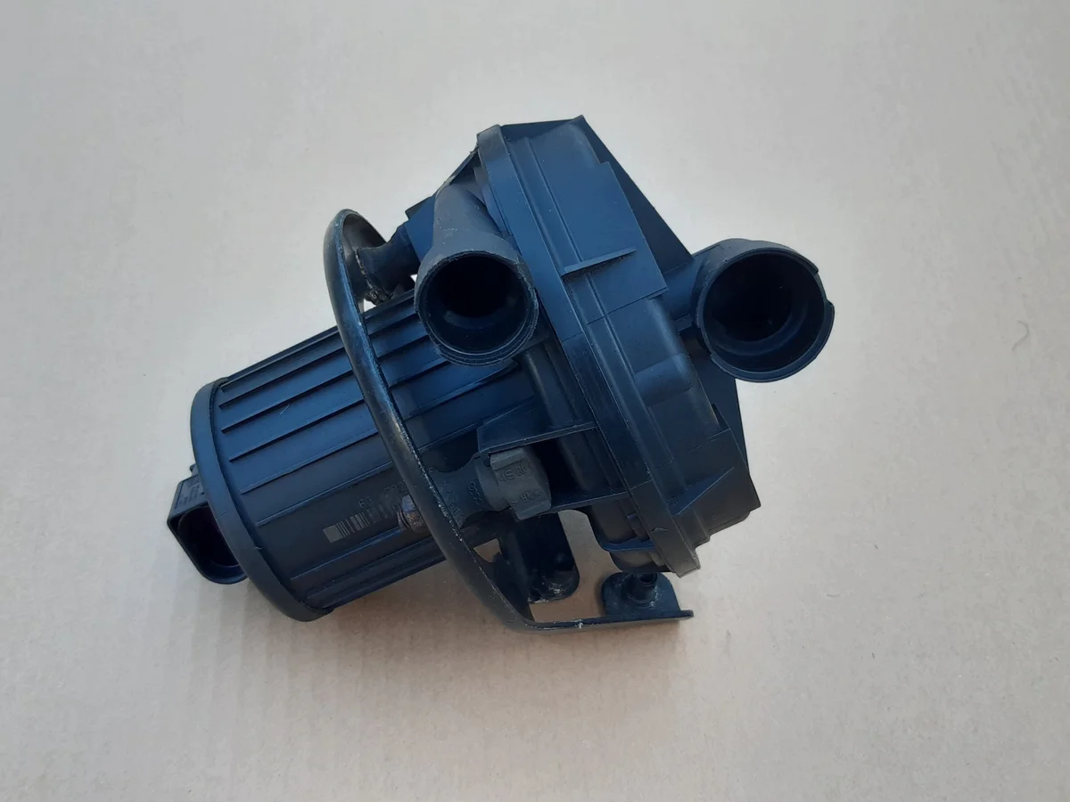 Audi A8 D3 Secondary Air Pump 078906601G image 4