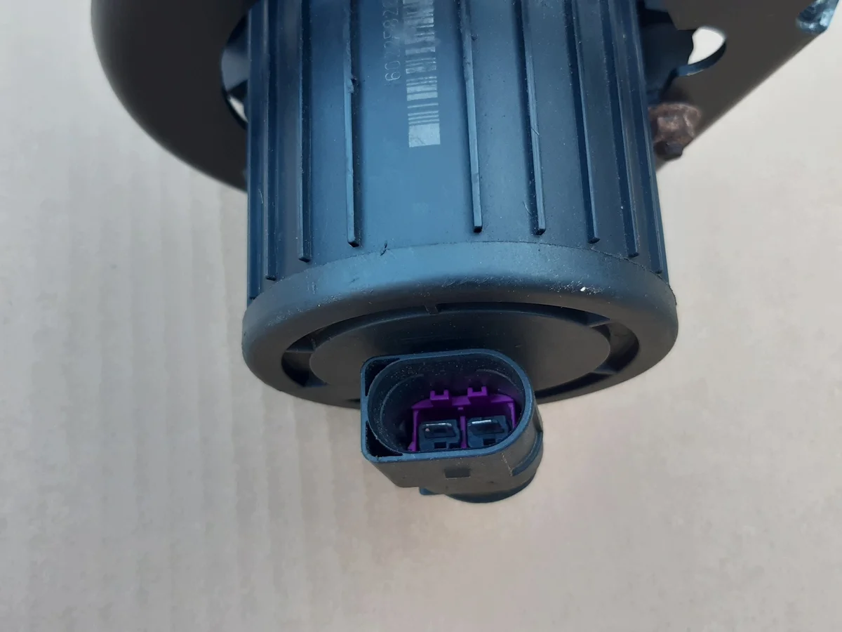 Audi A8 D3 Secondary Air Pump 078906601G image 5