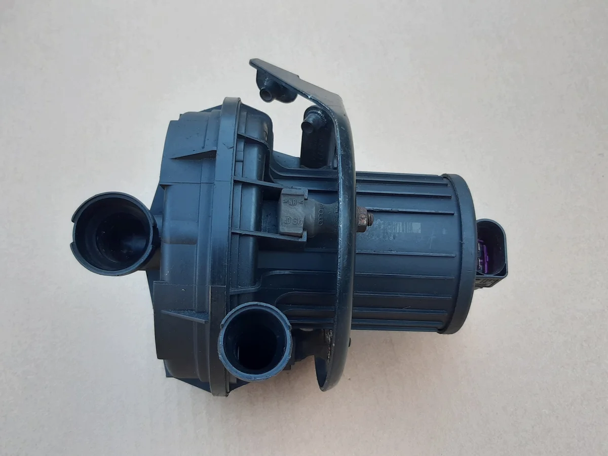 Audi A8 D3 Secondary Air Pump 078906601G image 6