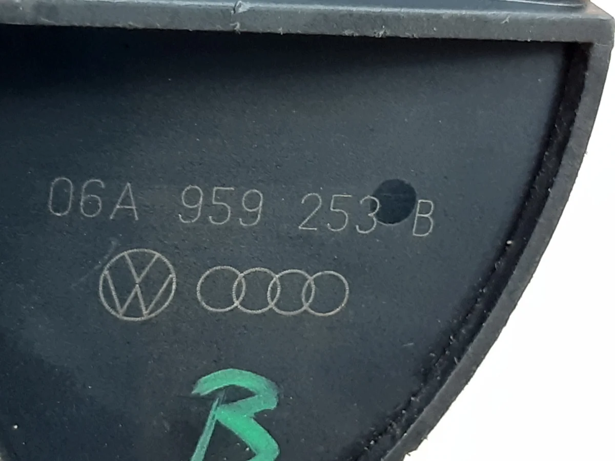 Audi A8 D3 Secondary Air Pump 078906601G image 7