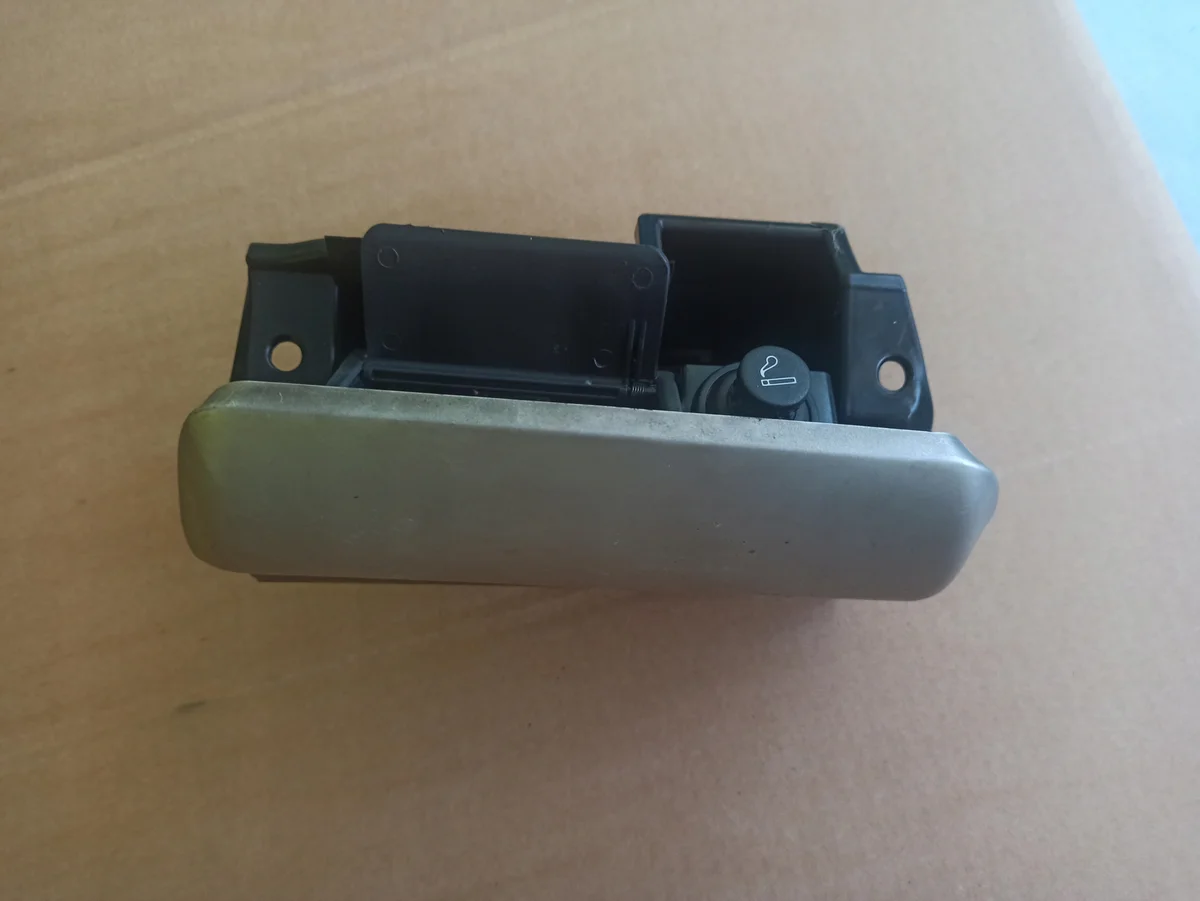 Popielniczka Alfa Romeo 156 OEM 33665599