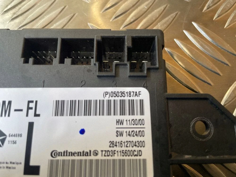 Dodge Challenger Door Module Left 3.6L 2016 image 8