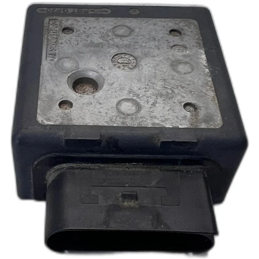 Polttoainepumpun ohjainyksikkö 5Q0906121G