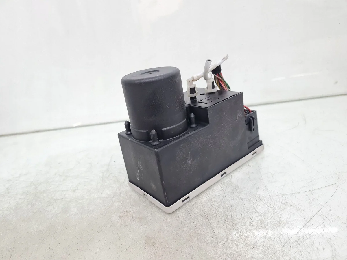 Central Locking Pump Audi A3 S3 8L 8L0862257K