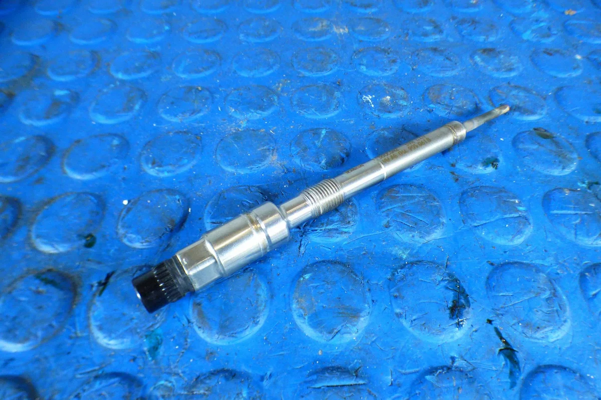 Glow Plug 04L905061B Used for VW Passat B8