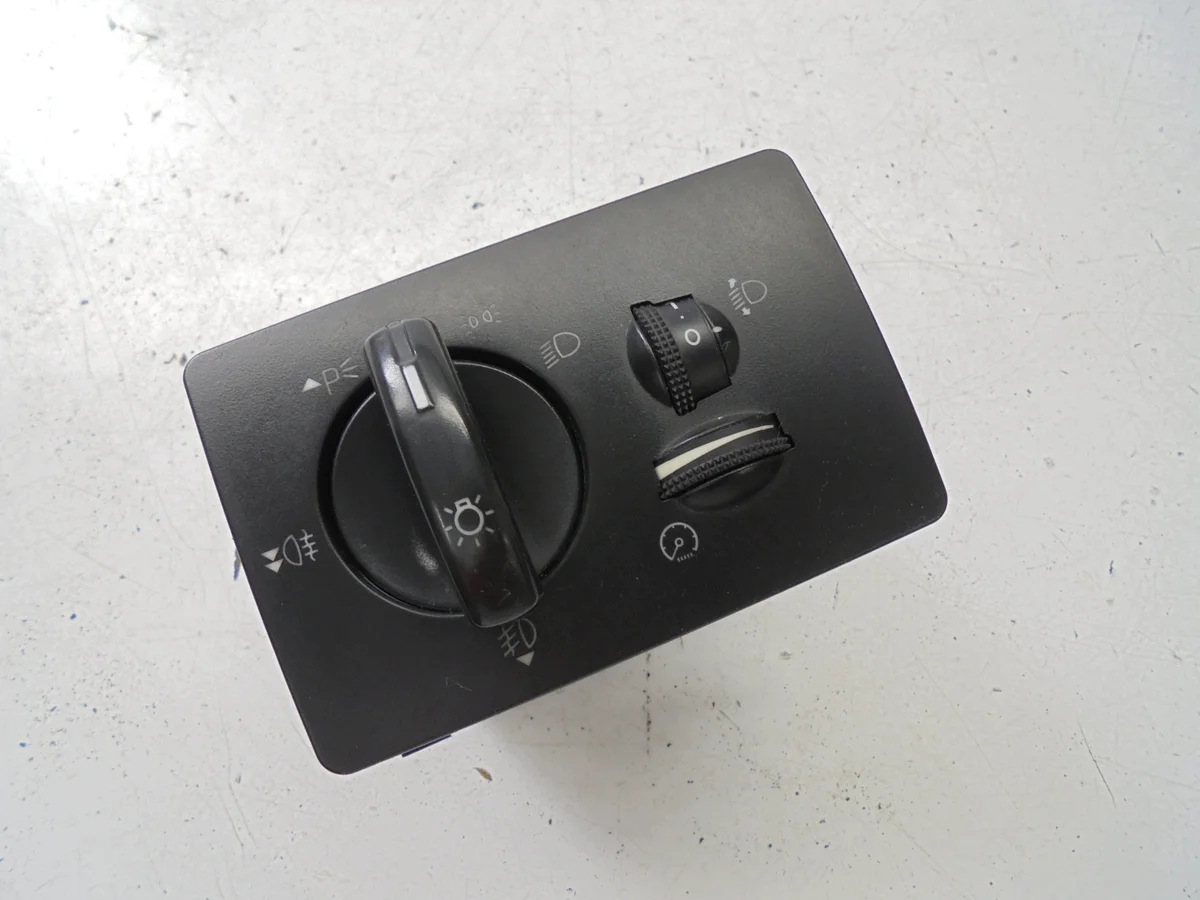 Panel lampor Ford C-MAX 1.6 TDCI 4M5T13A024AAFWK