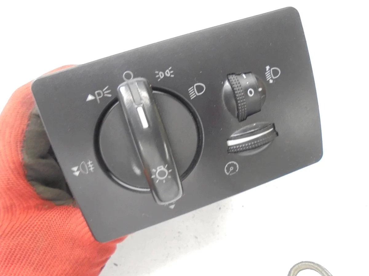 Lichtpanel Ford C-MAX 1.6 TDCI MAN 4M5T13A024AAFWK image 3
