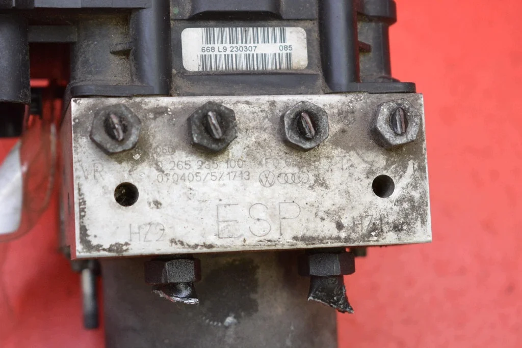 Pompa ABS Audi A6 C6 2.0 TDI 4F0910517AC image 8