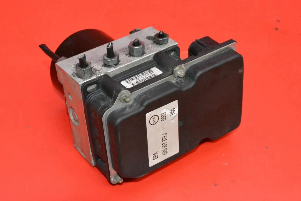 ABS-pumppu Skoda Fabia II 6R0614117F image 6