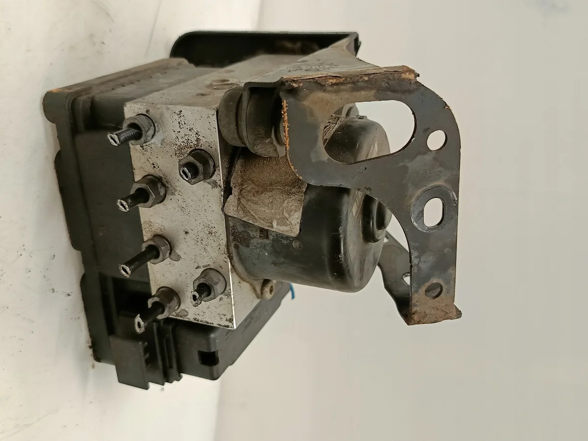 Volkswagen 7M3614111M Rempomp Gebruikt