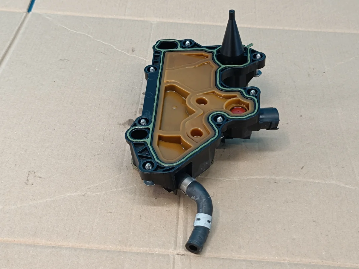 Audi Q3 F3 Separator Oleju 06Q103495B image 4