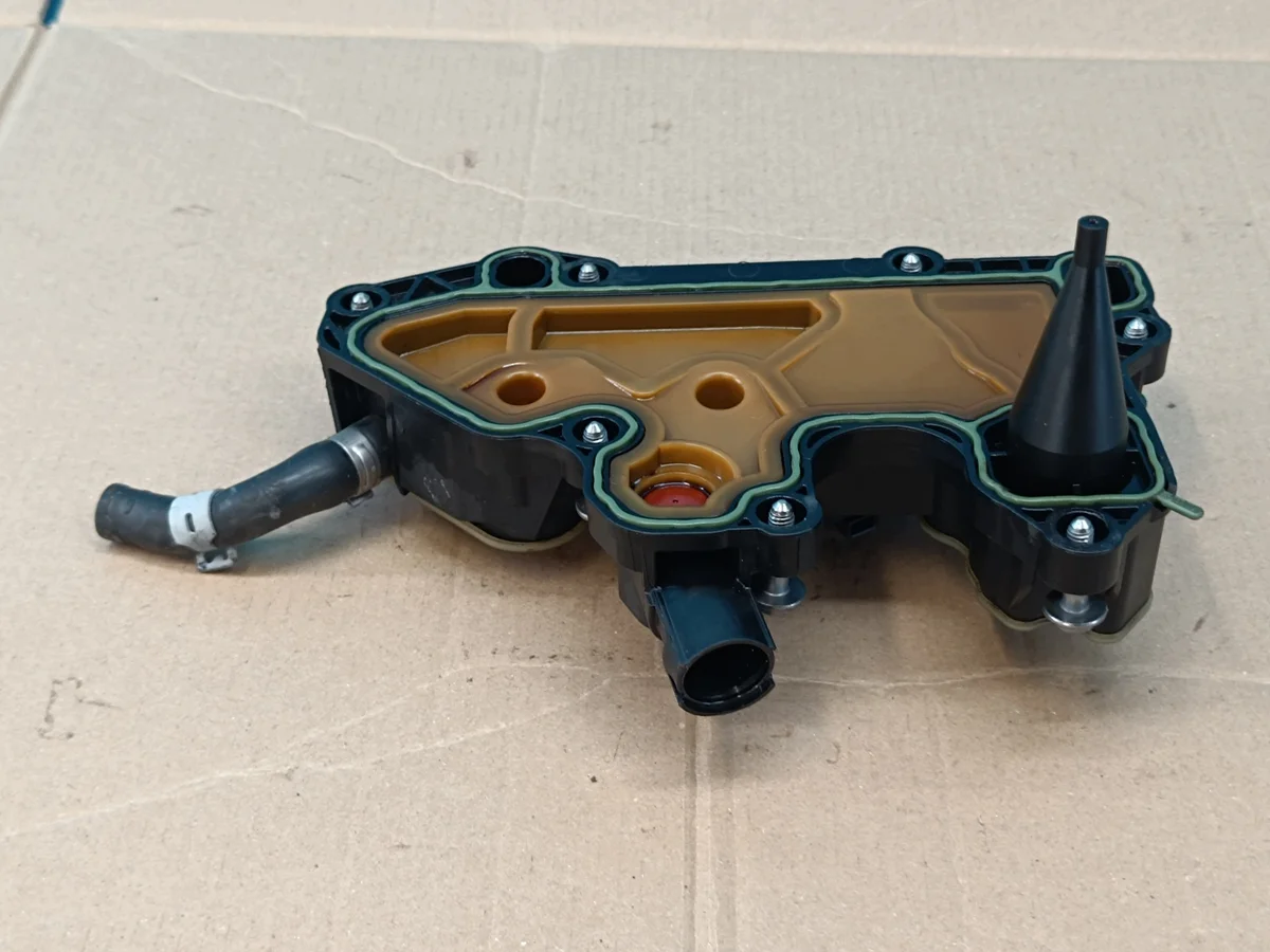 Audi Q3 F3 Separator Oleju 06Q103495B image 5