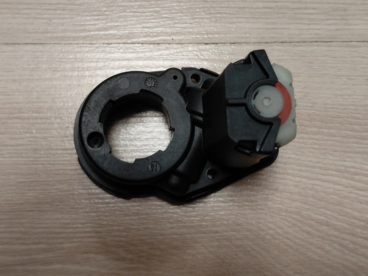 Motor för höger backspegel, Citroen C4 Picasso image 3