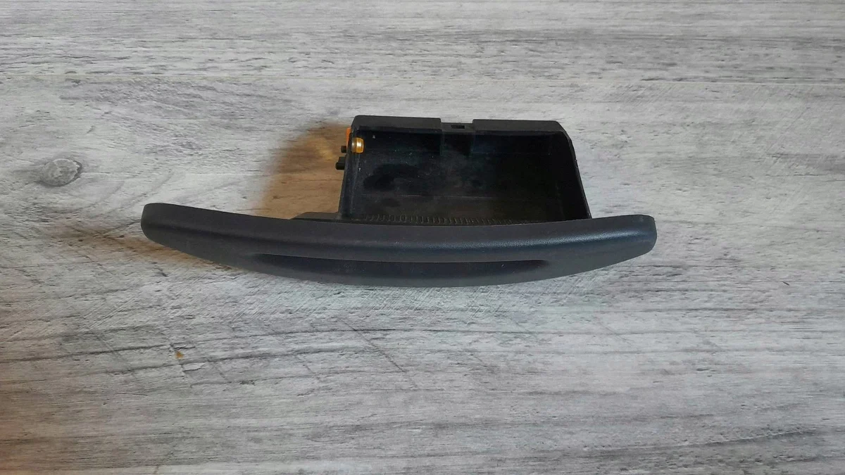 Aschenbecher Renault Megane Scenic 7700426757 image 2