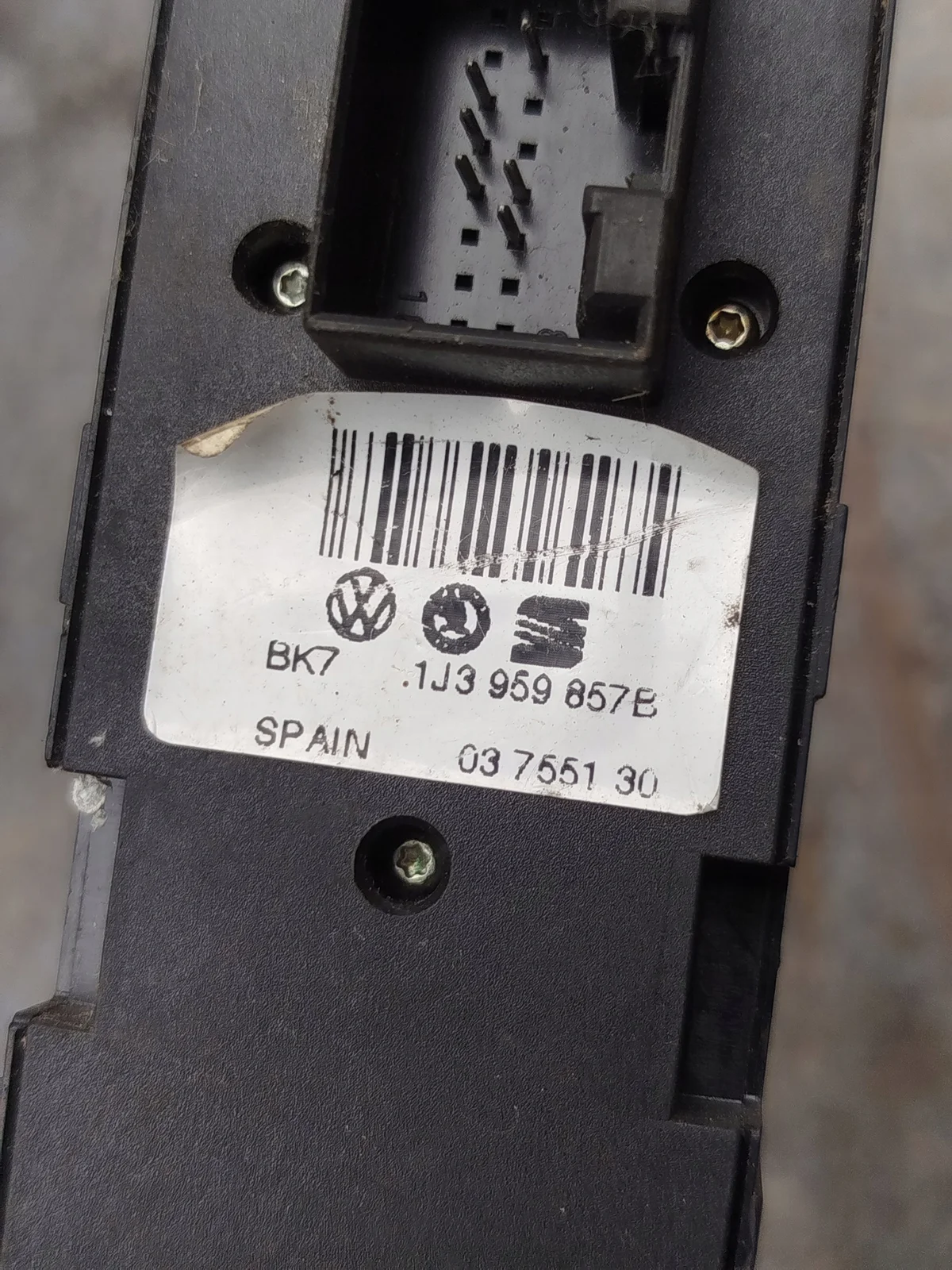 2002 VW Passat Interruptor 1J3959857B image 3