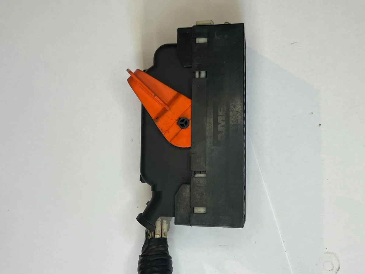 Suzuki Swift ABS Pump Plug 06.2102-0982.4