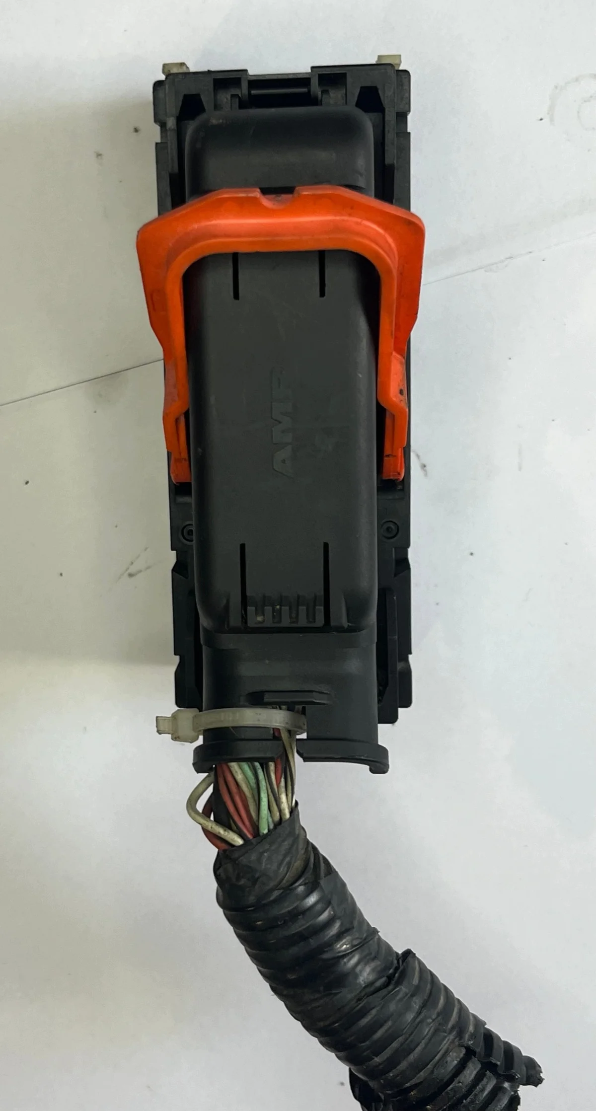 ABS Pump Plug Suzuki Swift image 3