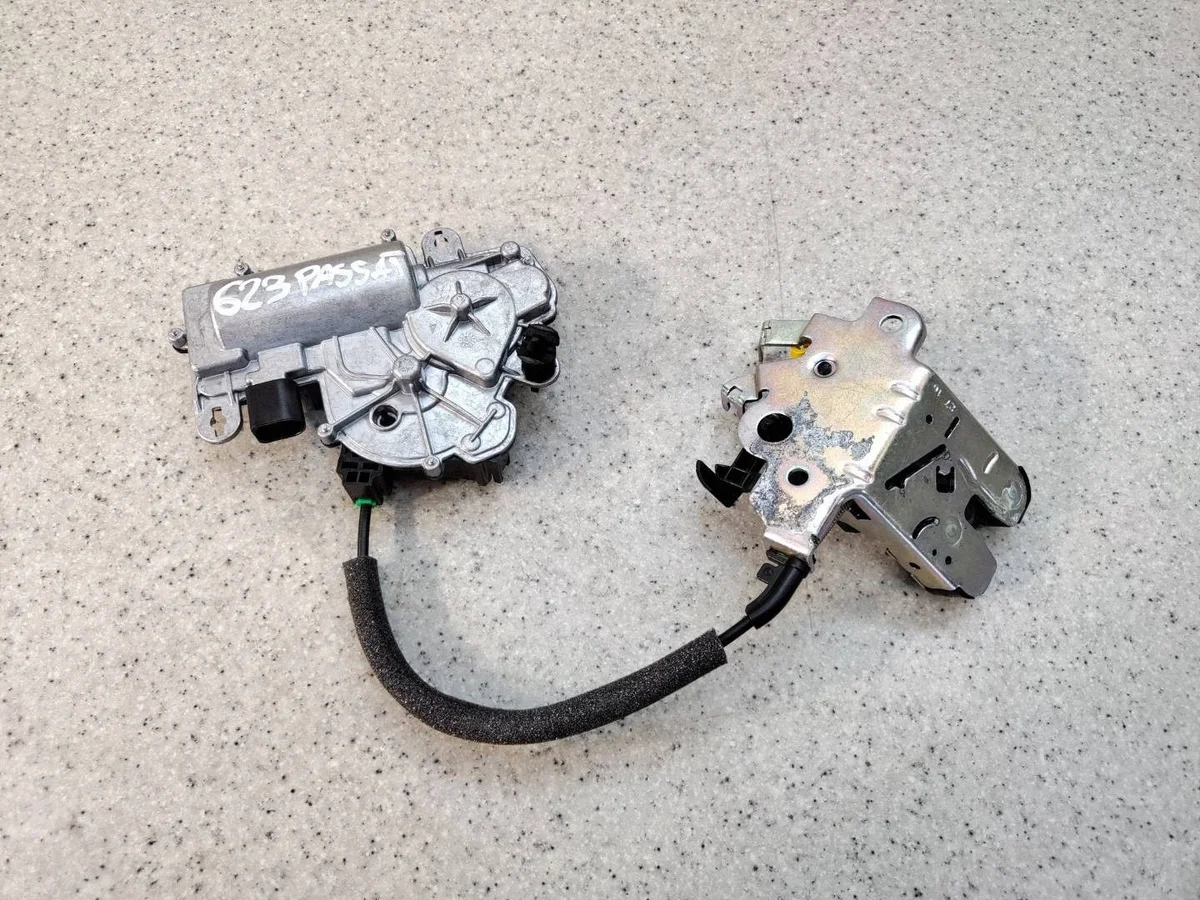 Serrure hayon VW Passat B8 3G0827887A
