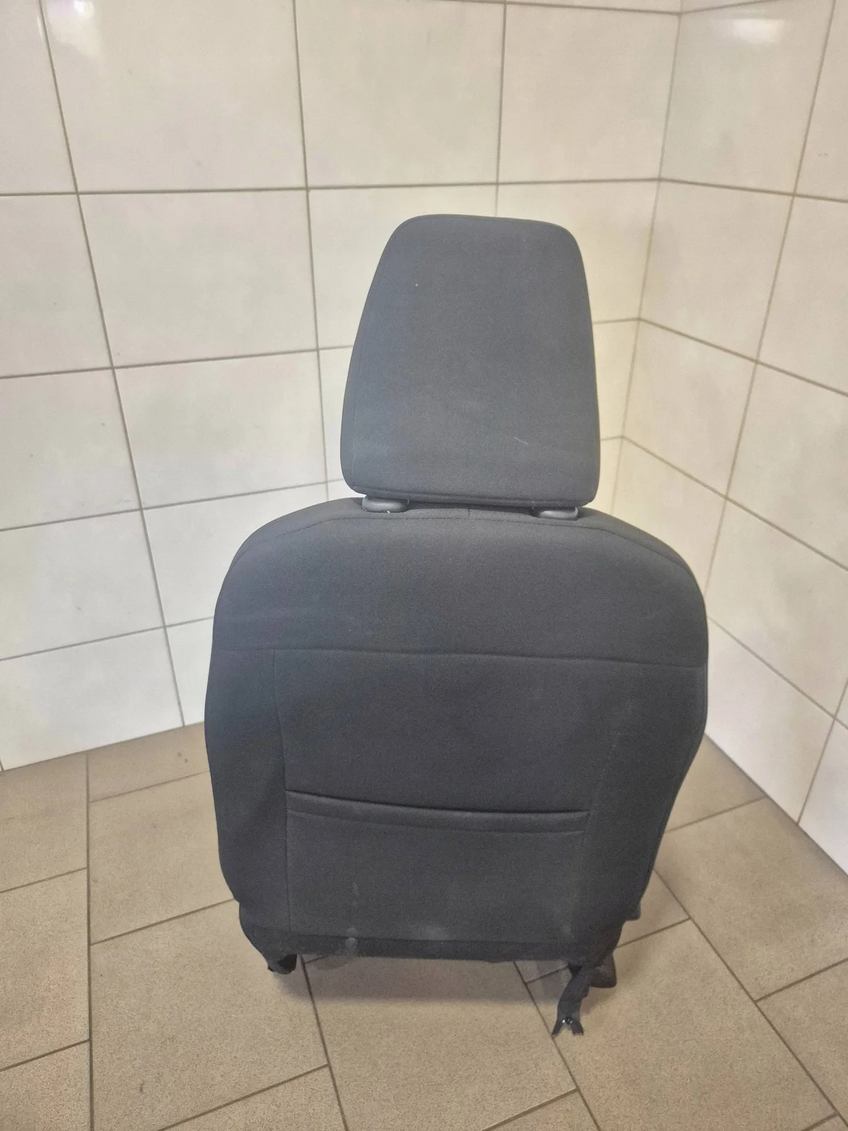 Dacia Sandero III istuin oikea etu (käytetty) image 6