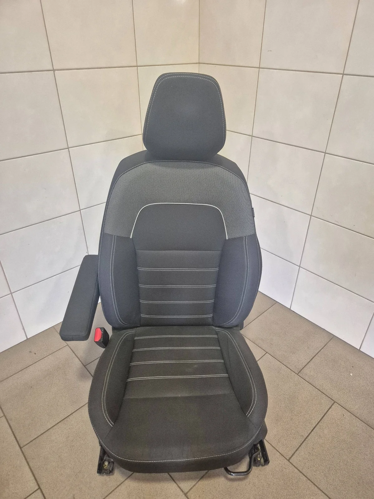 Dacia Sandero III FOTEL LEWY KIEROWCY ASF2527