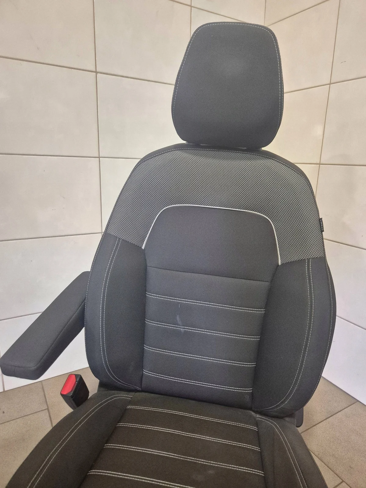 Dacia Sandero III Sitz Fahrerseite vorne links thumbnail 3
