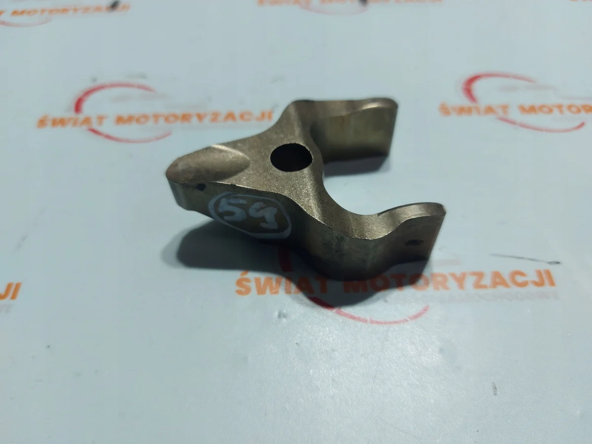 BMW N47D20C Einspritzdüsenhalterung gebraucht image 4