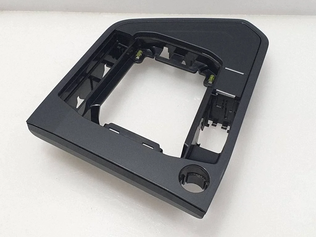 VW Tiguan II Ramka panelu tunelu biegów image 3