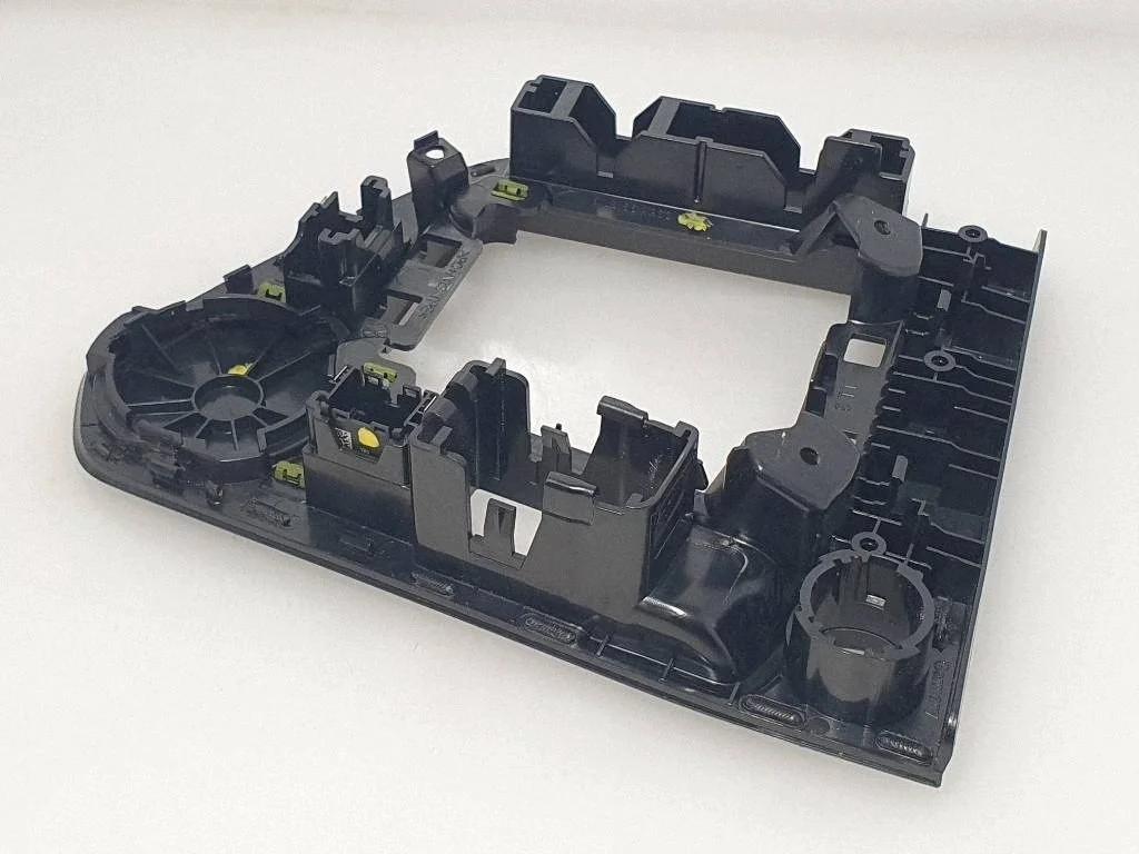 VW Tiguan II Ramka panelu tunelu biegów image 6