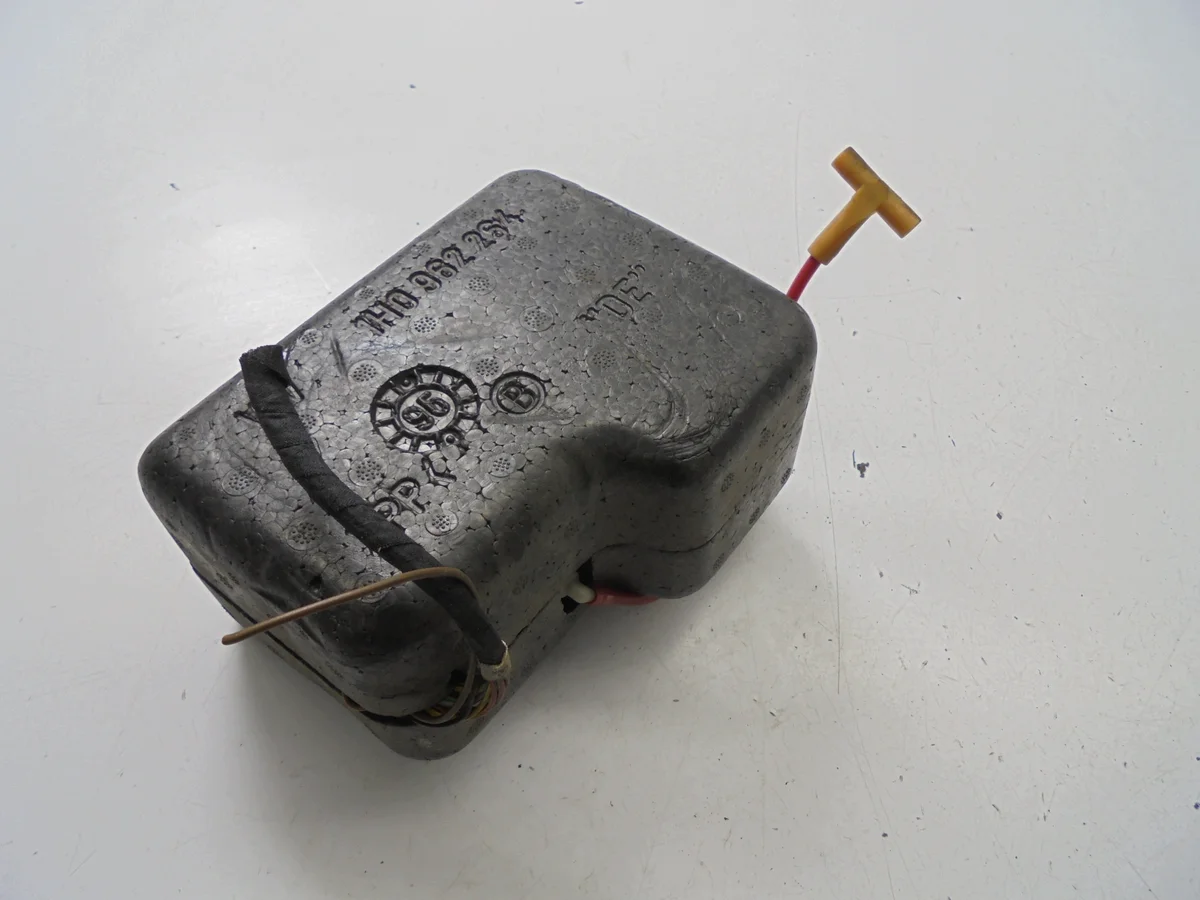 Zentralverriegelungspumpe VW Golf III 1H0962257G