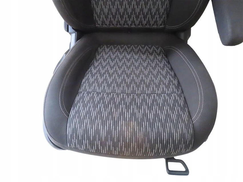 Used Opel Mokka Right Front Seat image 4