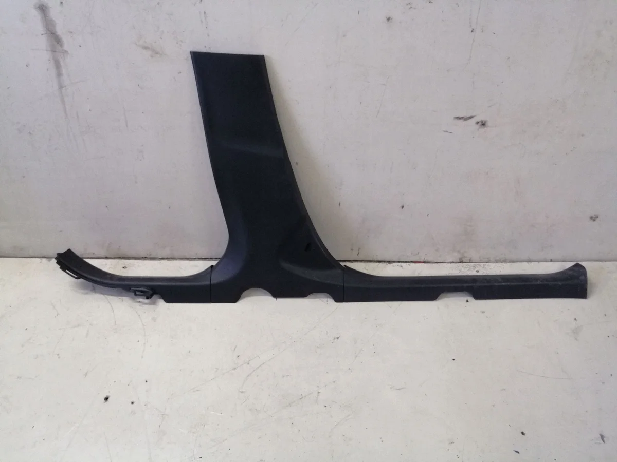 Cubierta Pilar B Toyota Yaris Cross IV Izq OYT17165